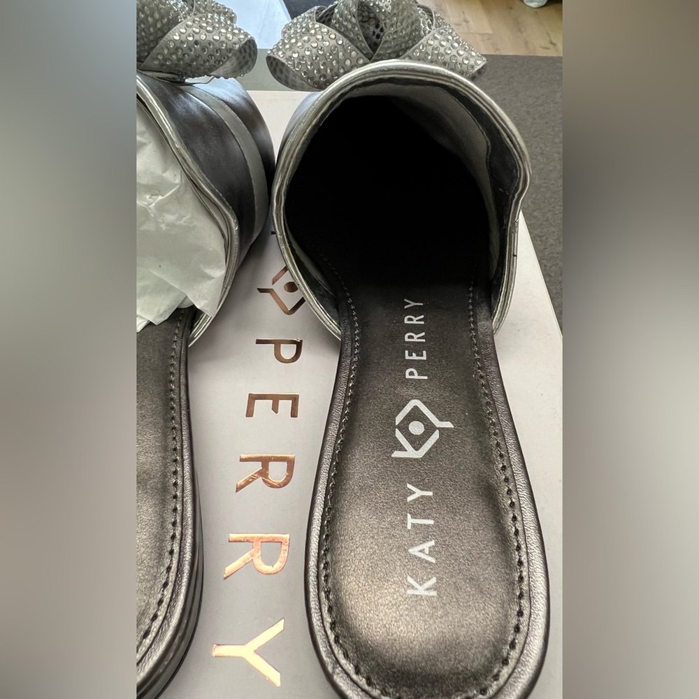 Katy Perry - size 5 M - NEW in box Gun Metal Gray Pointed Slip-On Mules with Bow - Picture 7 of 12